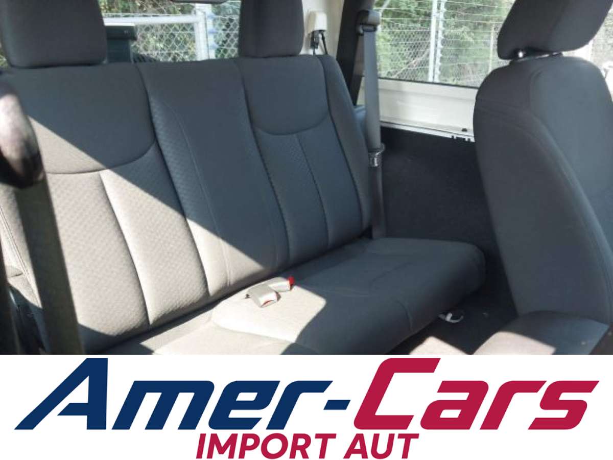 Jeep Wrangler 2018 z USA — zdjęcie 8 z 17