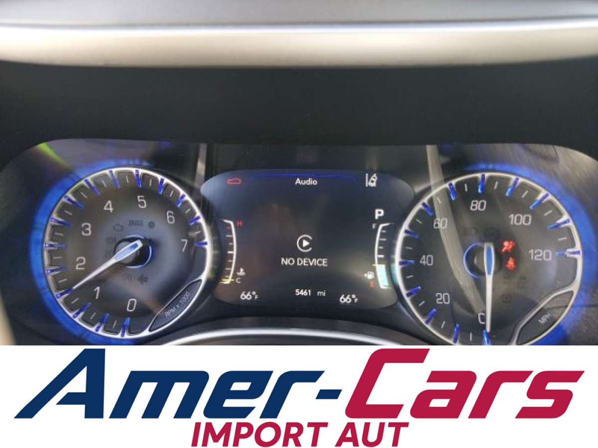 Chrysler Pacifica 2026 z USA — zdjęcie 12 z 18
