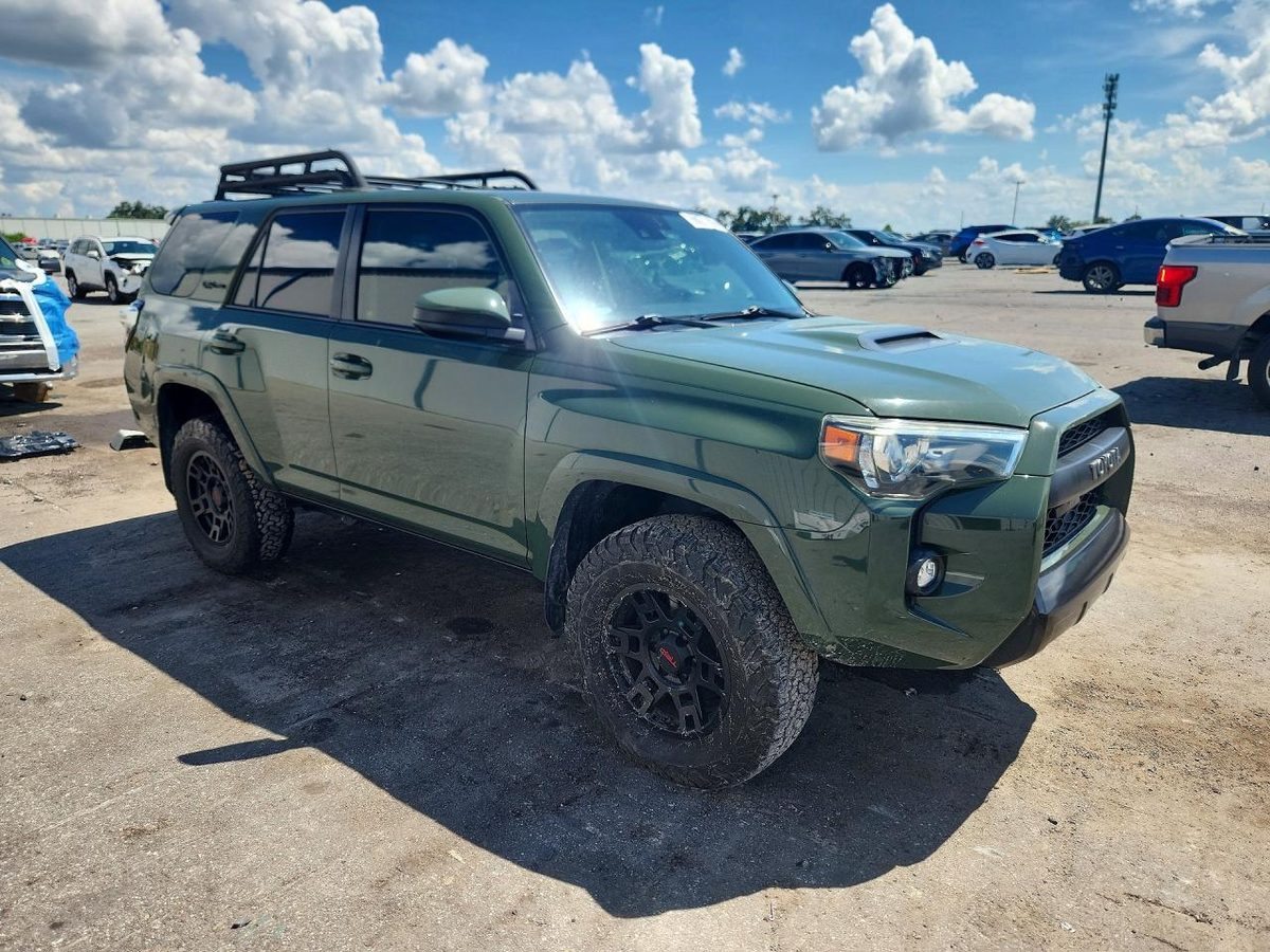 Toyota 4Runner 2020 z USA — zdjęcie 4 z 13
