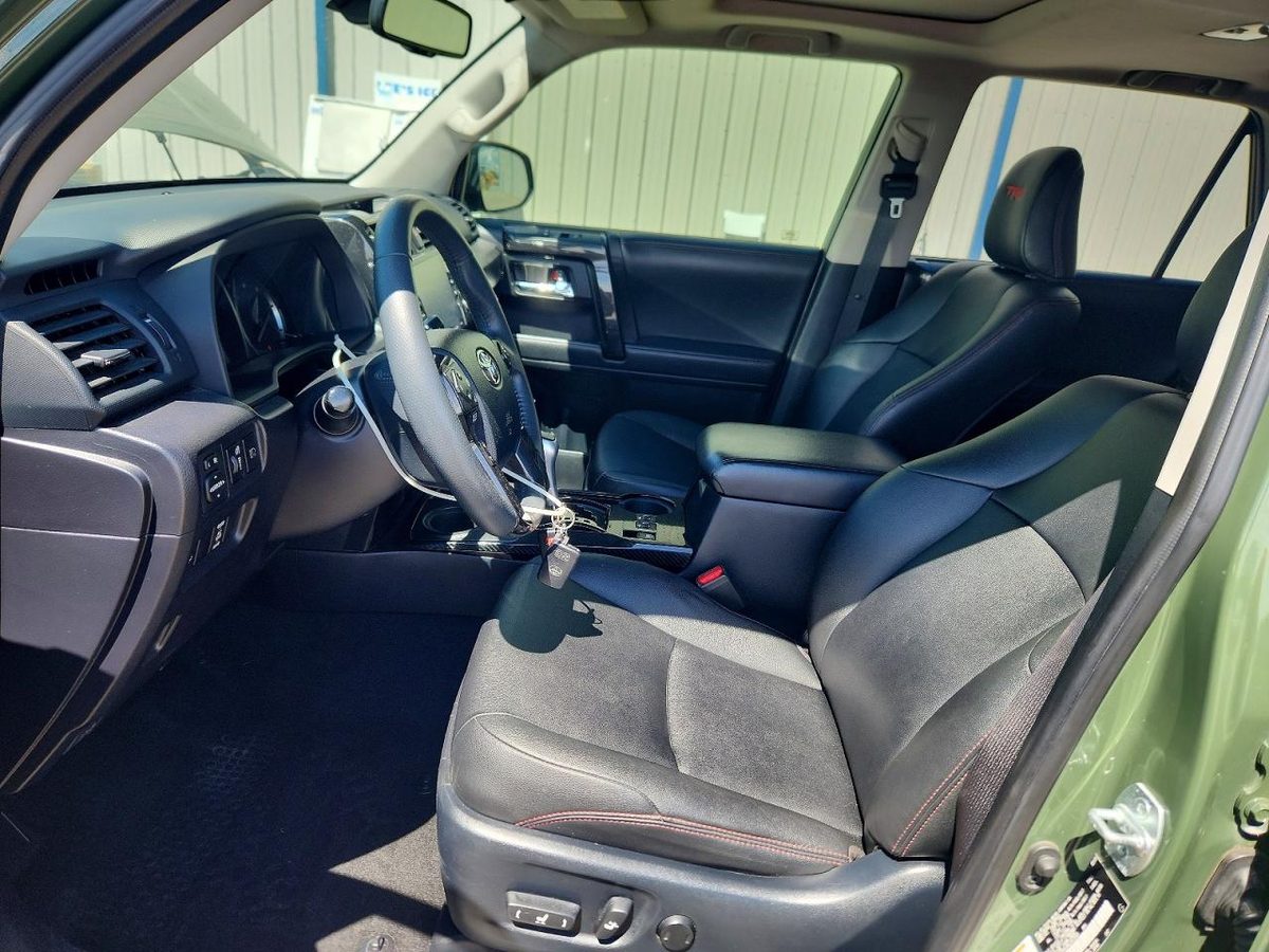 Toyota 4Runner 2020 z USA — zdjęcie 7 z 13