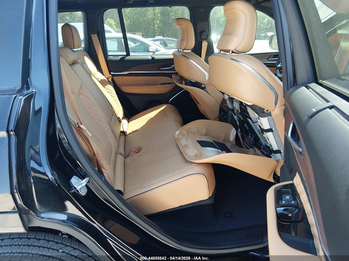 Jeep Grand Cherokee 2023 z USA — zdjęcie 8 z 15