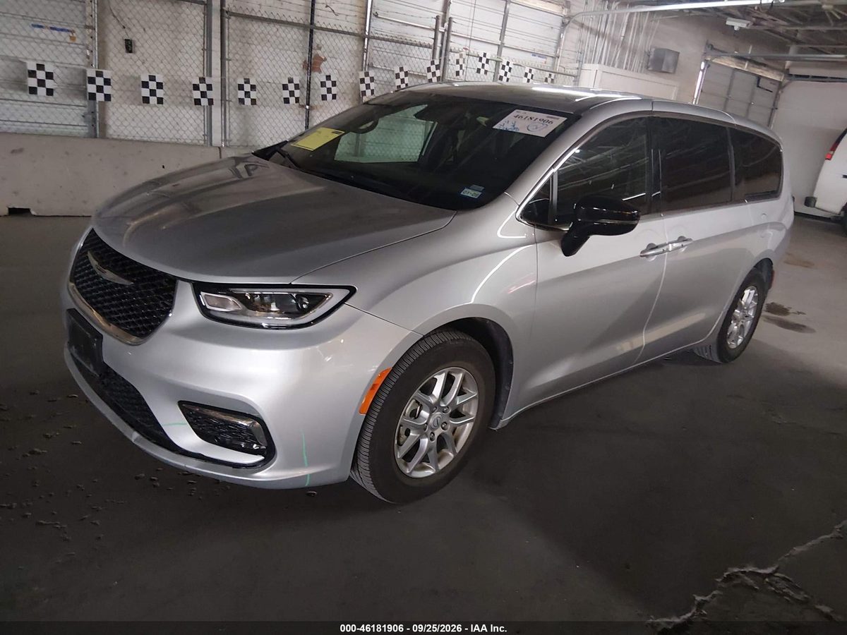 Chrysler Pacifica 2026 z USA — zdjęcie 2 z 15