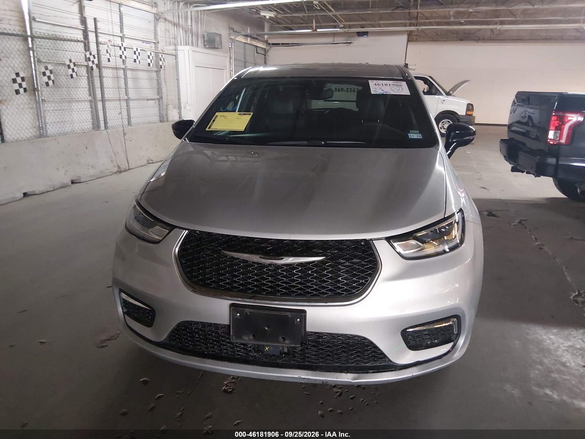 Chrysler Pacifica 2026 z USA — zdjęcie 11 z 15