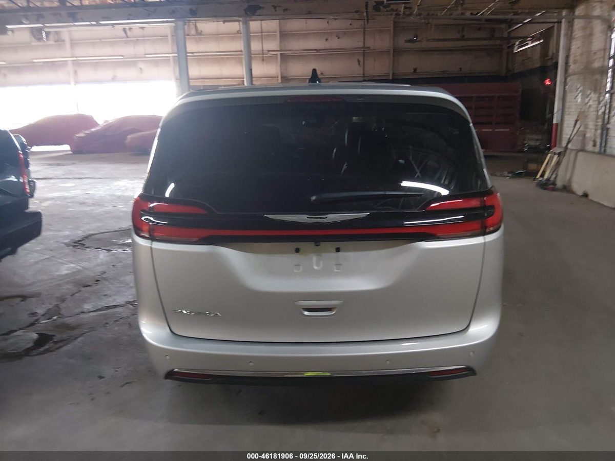 Chrysler Pacifica 2026 z USA — zdjęcie 15 z 15