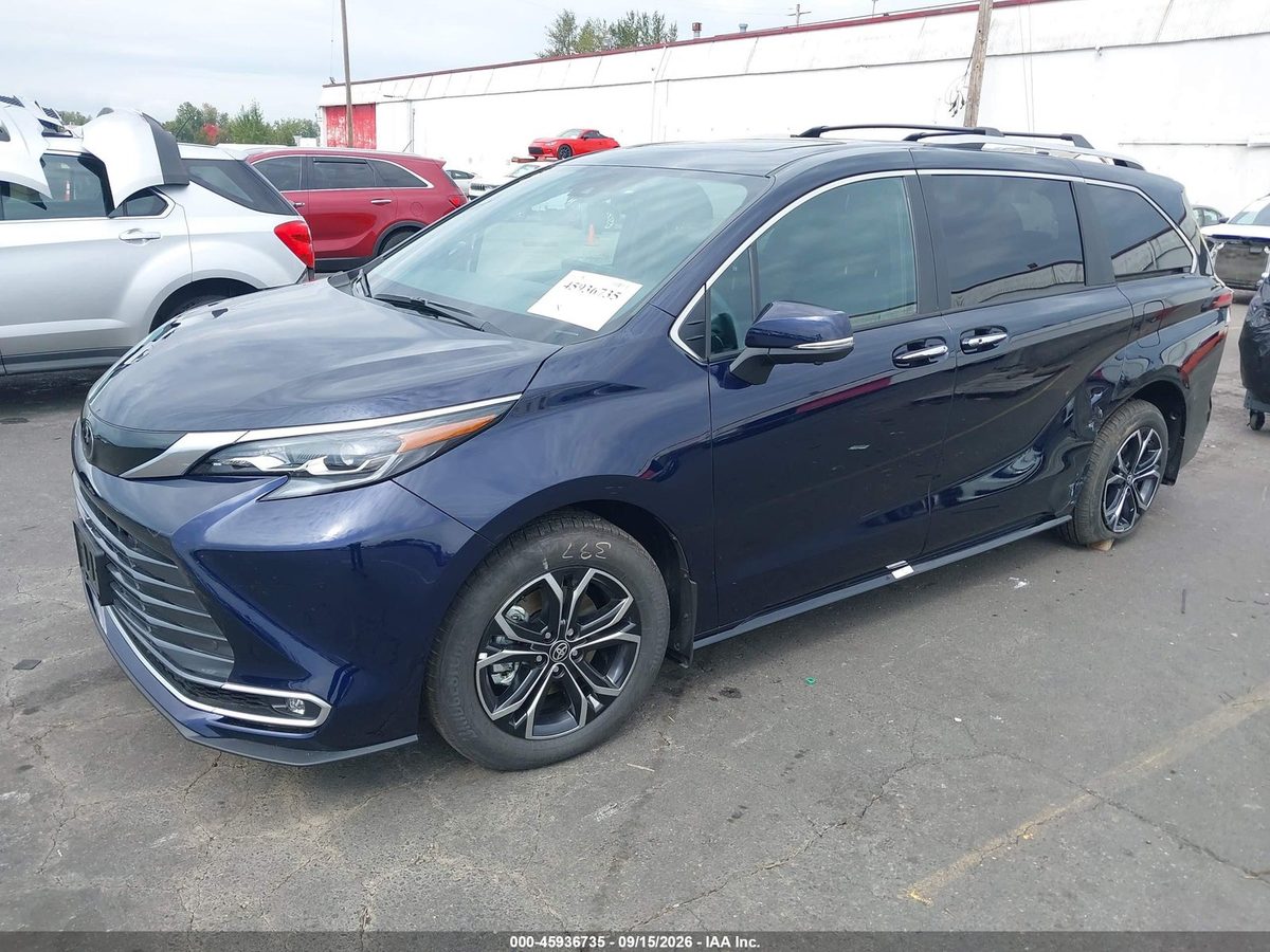 Toyota Sienna 2026 z USA — zdjęcie 2 z 17