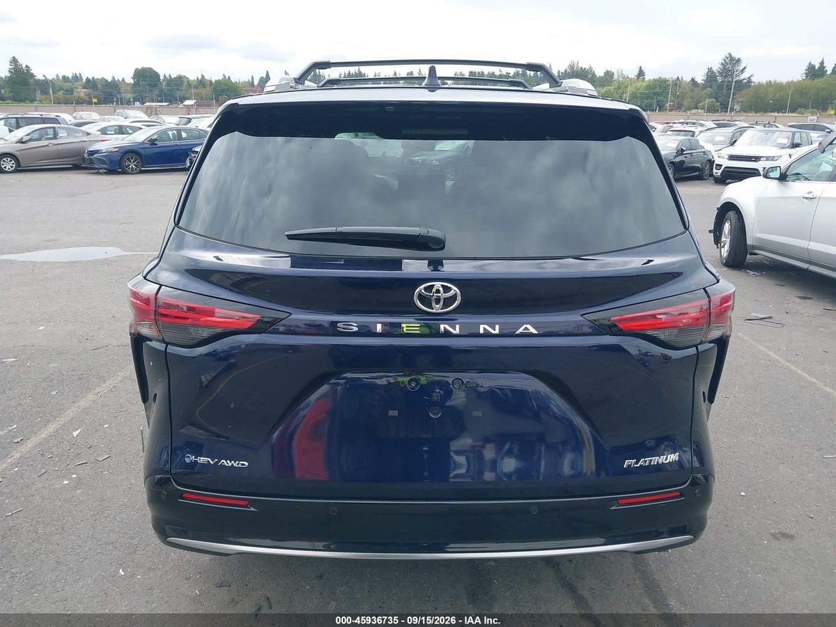 Toyota Sienna 2026 z USA — zdjęcie 16 z 17