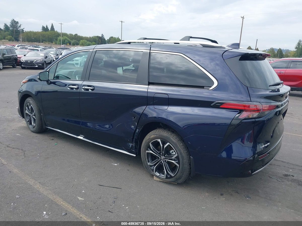 Toyota Sienna 2026 z USA — zdjęcie 3 z 17