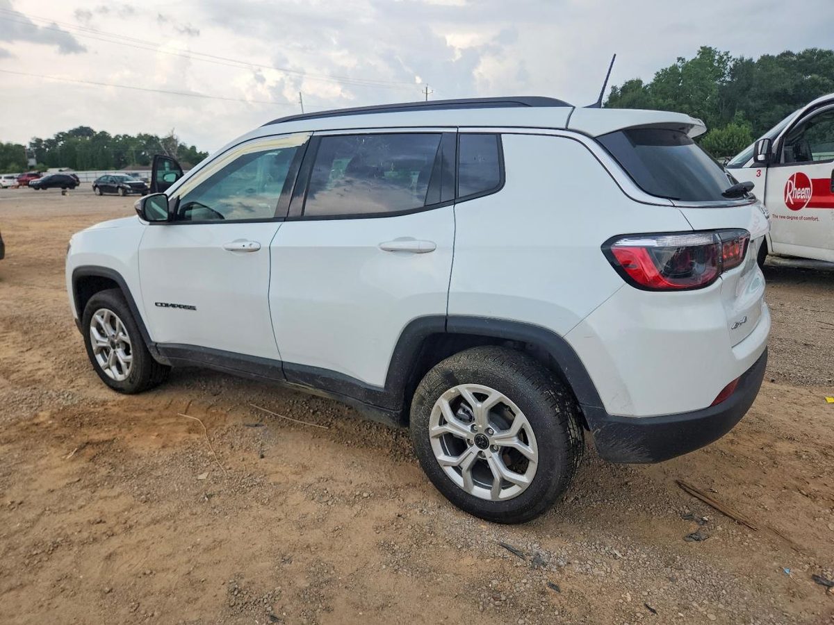 Jeep Compass 2025 z USA — zdjęcie 2 z 11