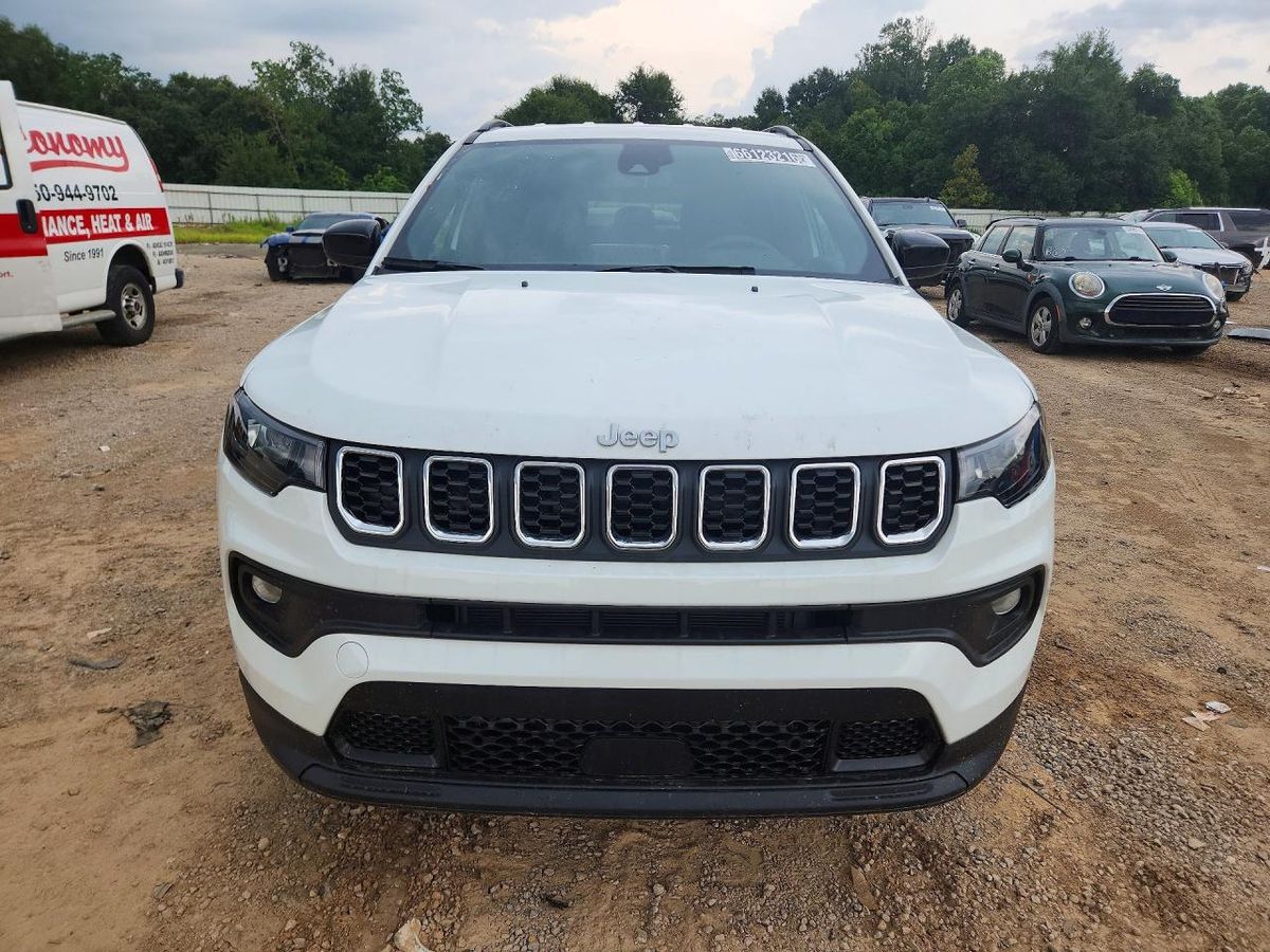 Jeep Compass 2025 z USA — zdjęcie 5 z 11
