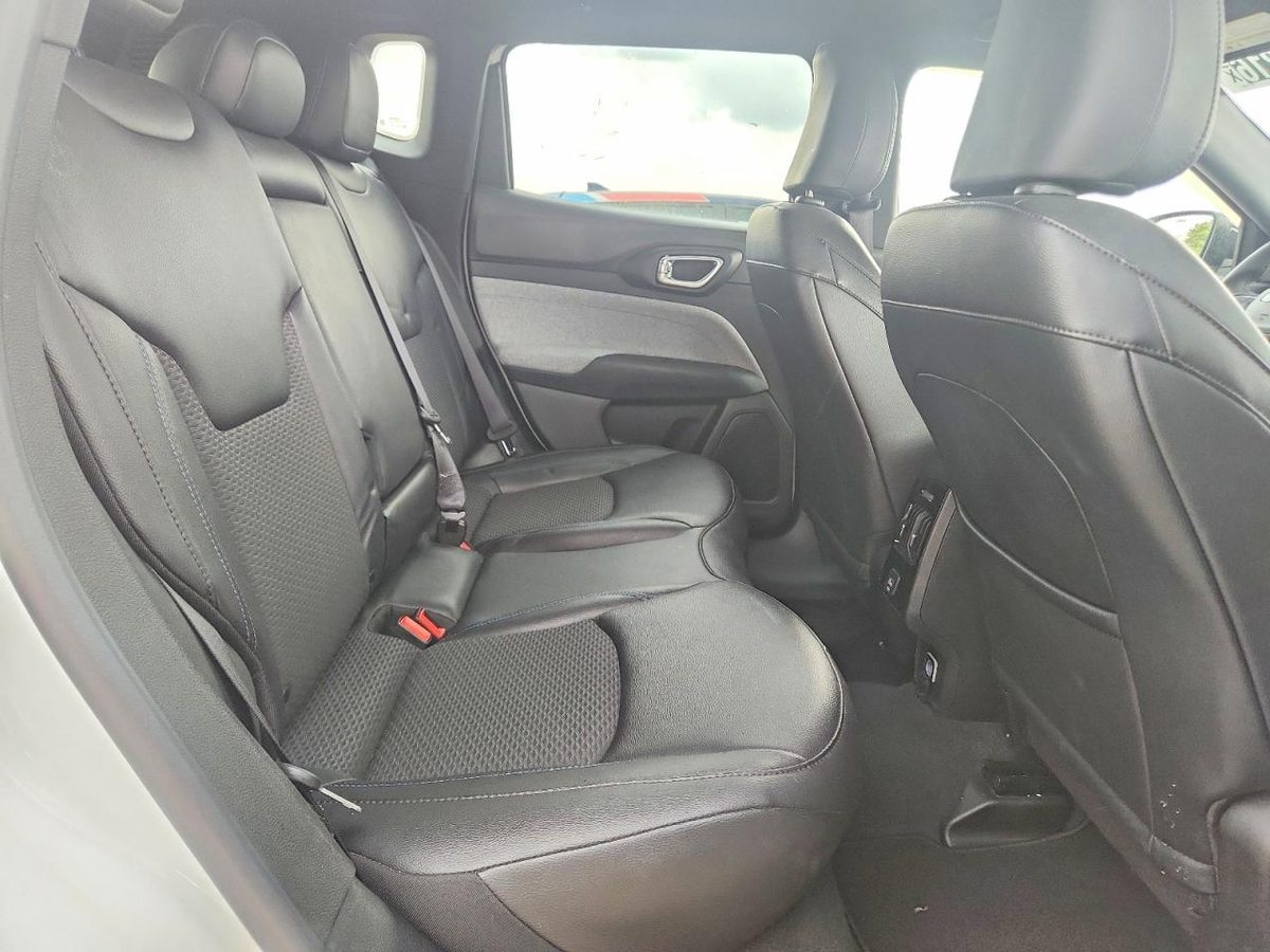 Jeep Compass 2025 z USA — zdjęcie 10 z 11