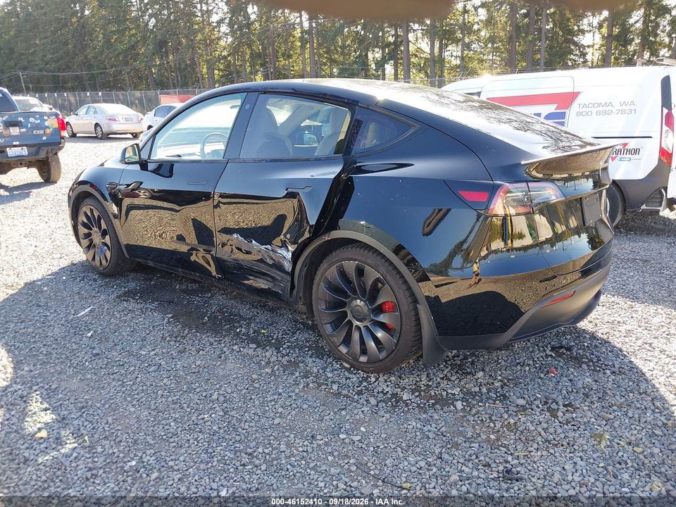 Tesla Model Y 2021 z USA — zdjęcie 3 z 18