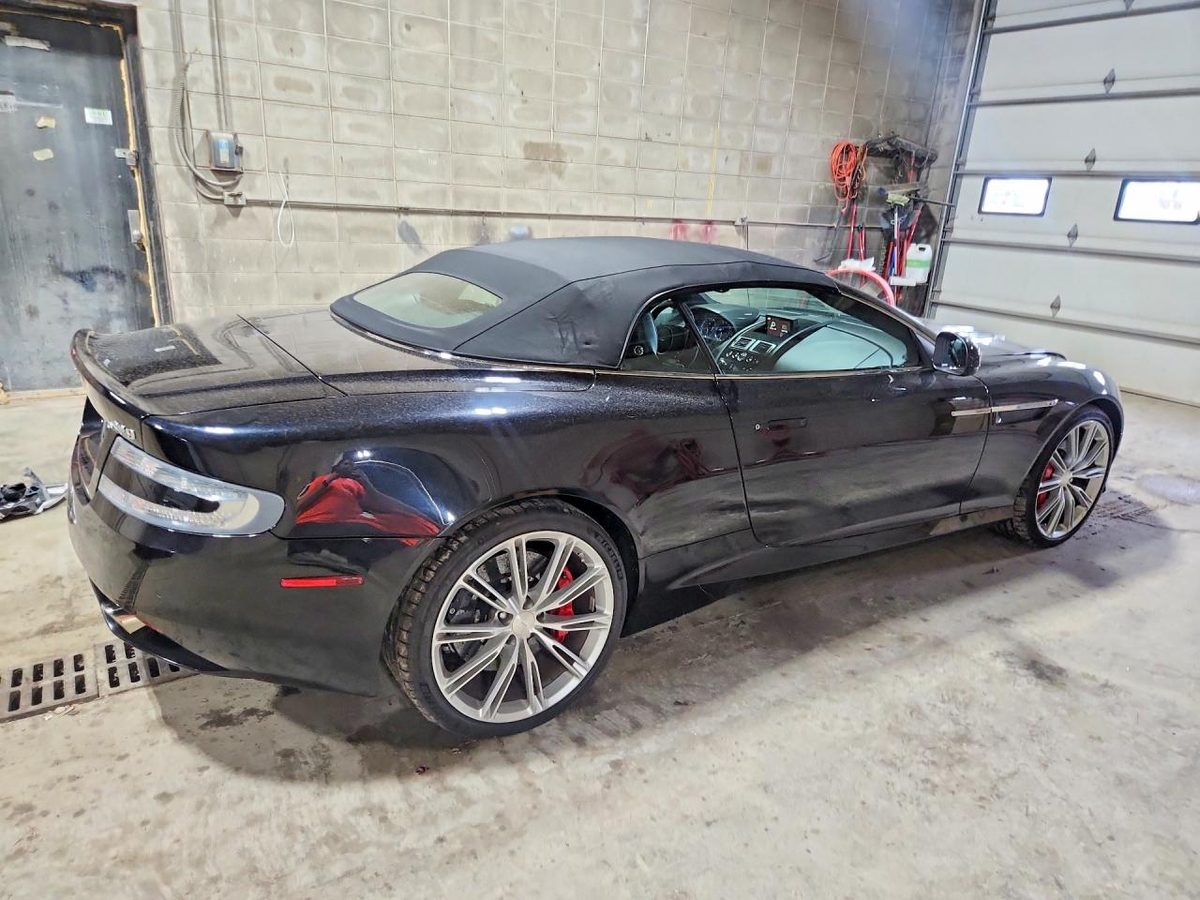 Aston Martin DB9 2013 z USA — zdjęcie 3 z 11