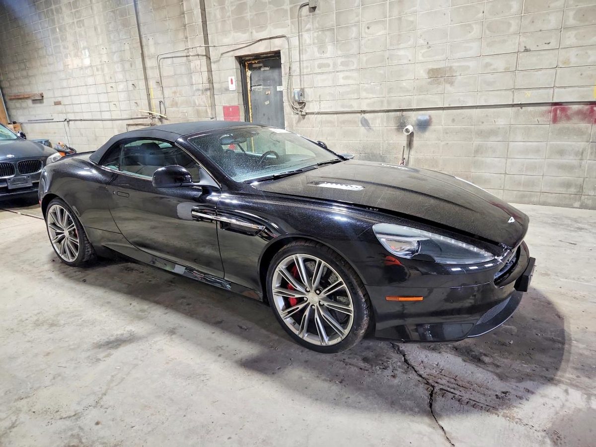 Aston Martin DB9 2013 z USA — zdjęcie 4 z 11