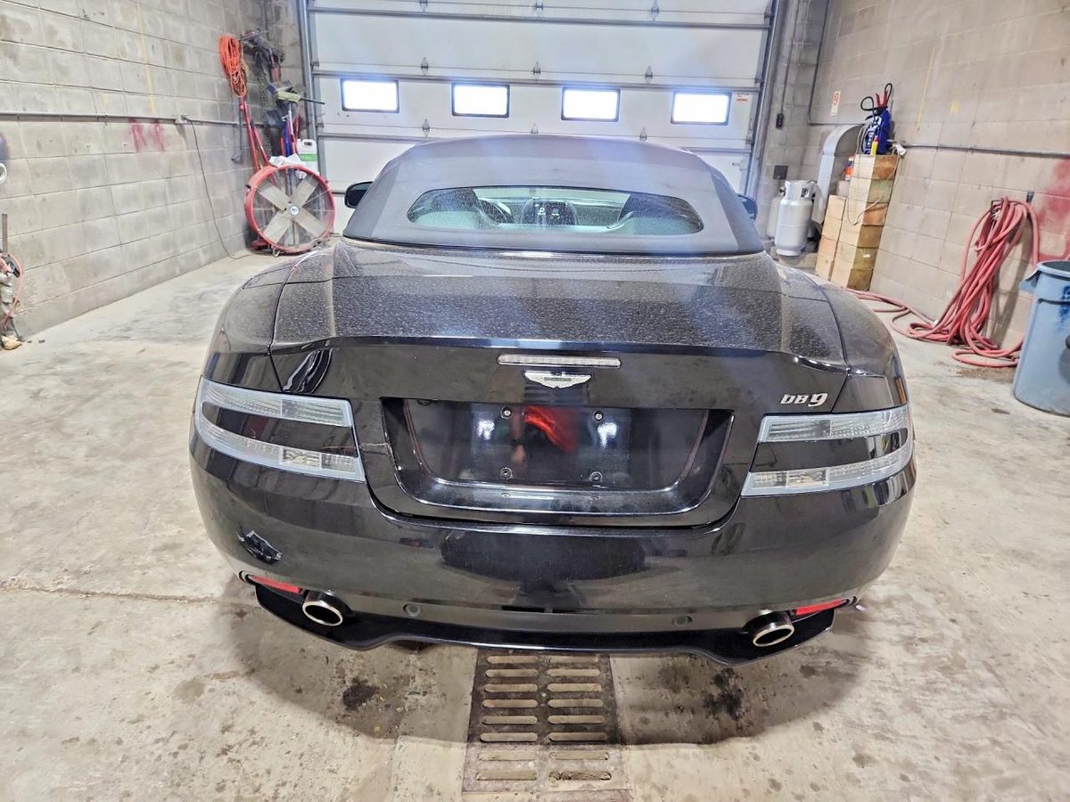 Aston Martin DB9 2013 z USA — zdjęcie 6 z 11