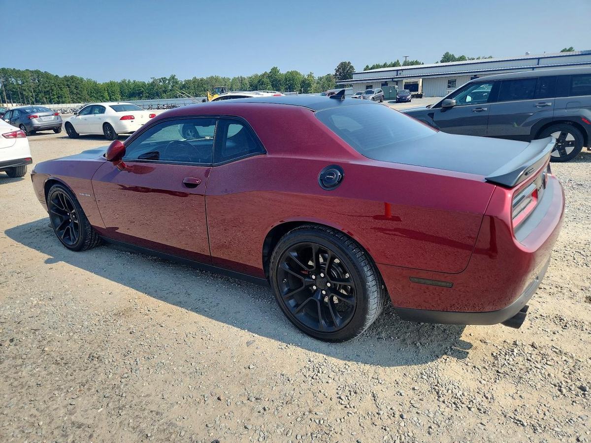 Dodge Challenger 2020 z USA — zdjęcie 2 z 11