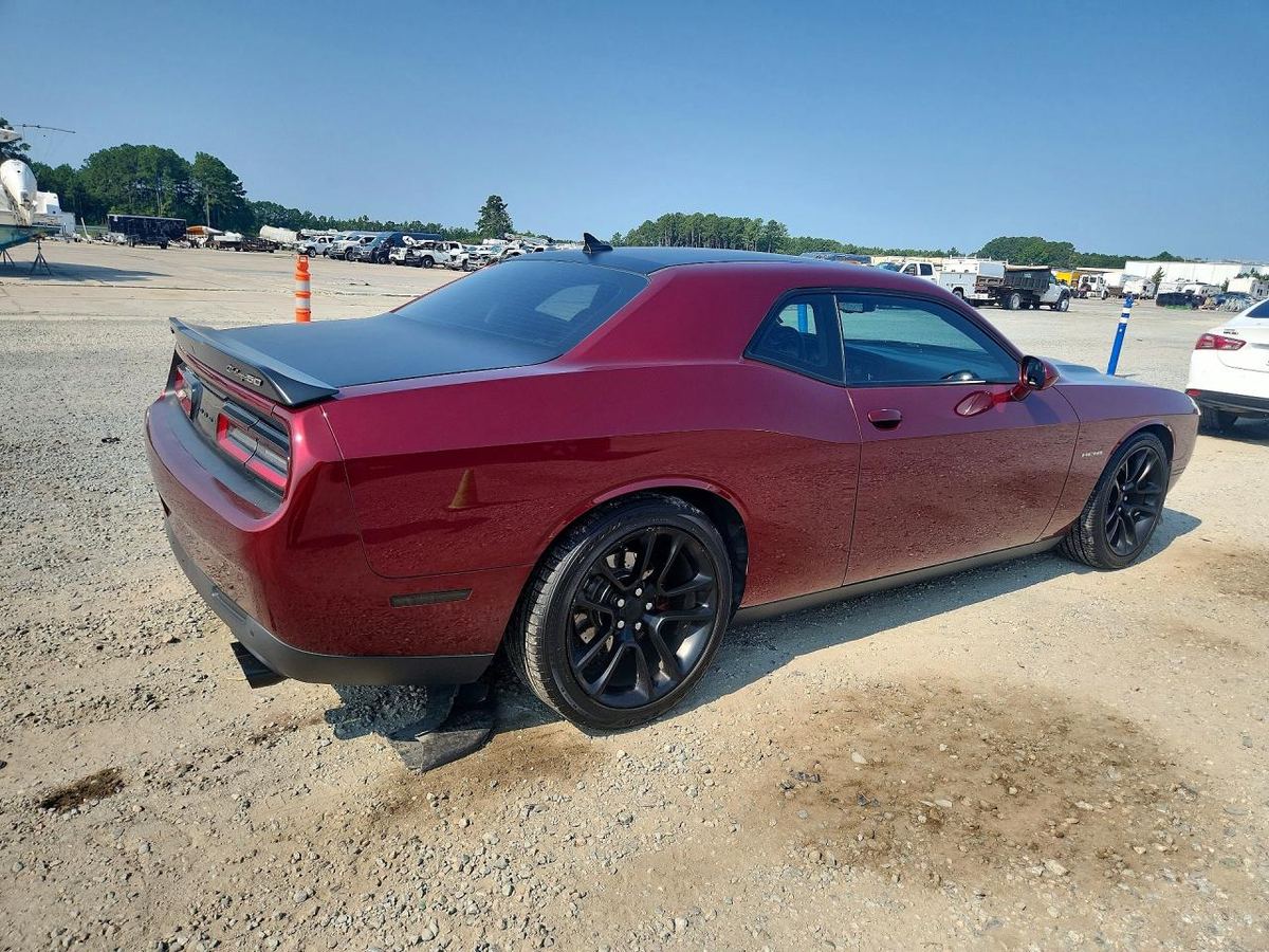 Dodge Challenger 2020 z USA — zdjęcie 3 z 11