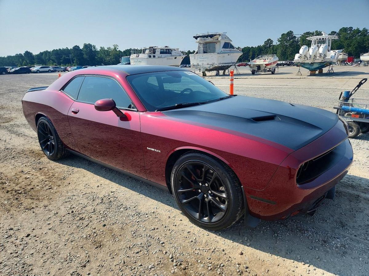 Dodge Challenger 2020 z USA — zdjęcie 4 z 11