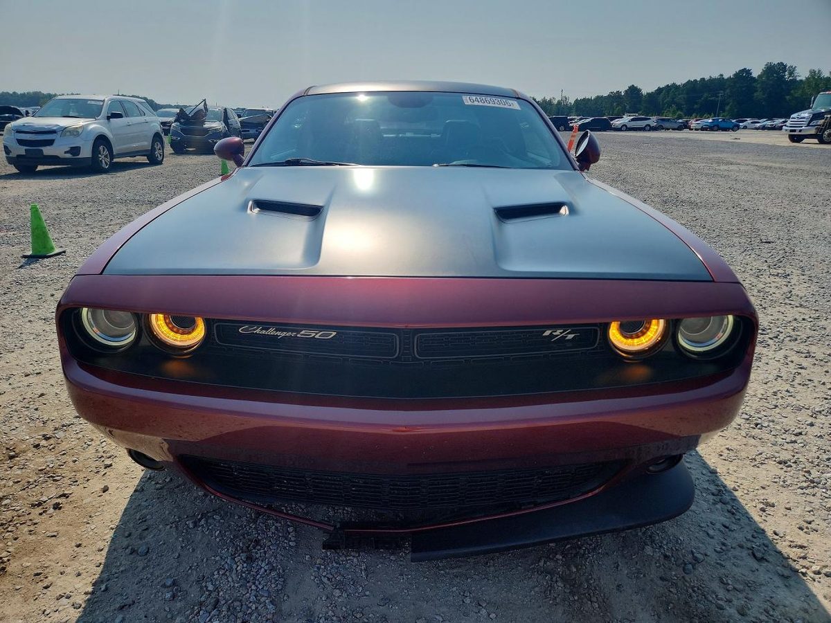 Dodge Challenger 2020 z USA — zdjęcie 5 z 11