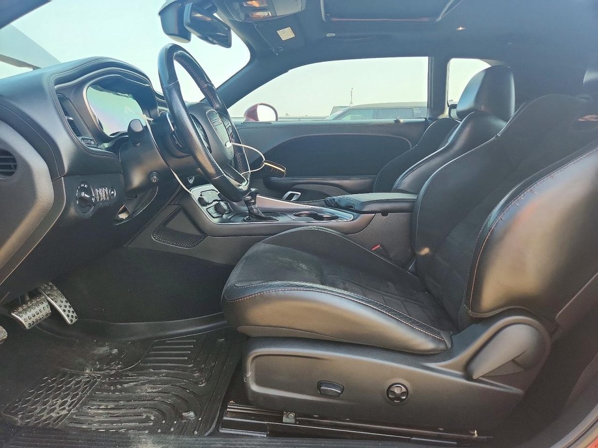 Dodge Challenger 2020 z USA — zdjęcie 7 z 11