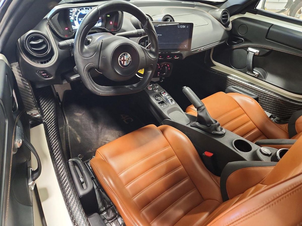 Alfa Romeo 4C 2016 z USA — zdjęcie 8 z 12