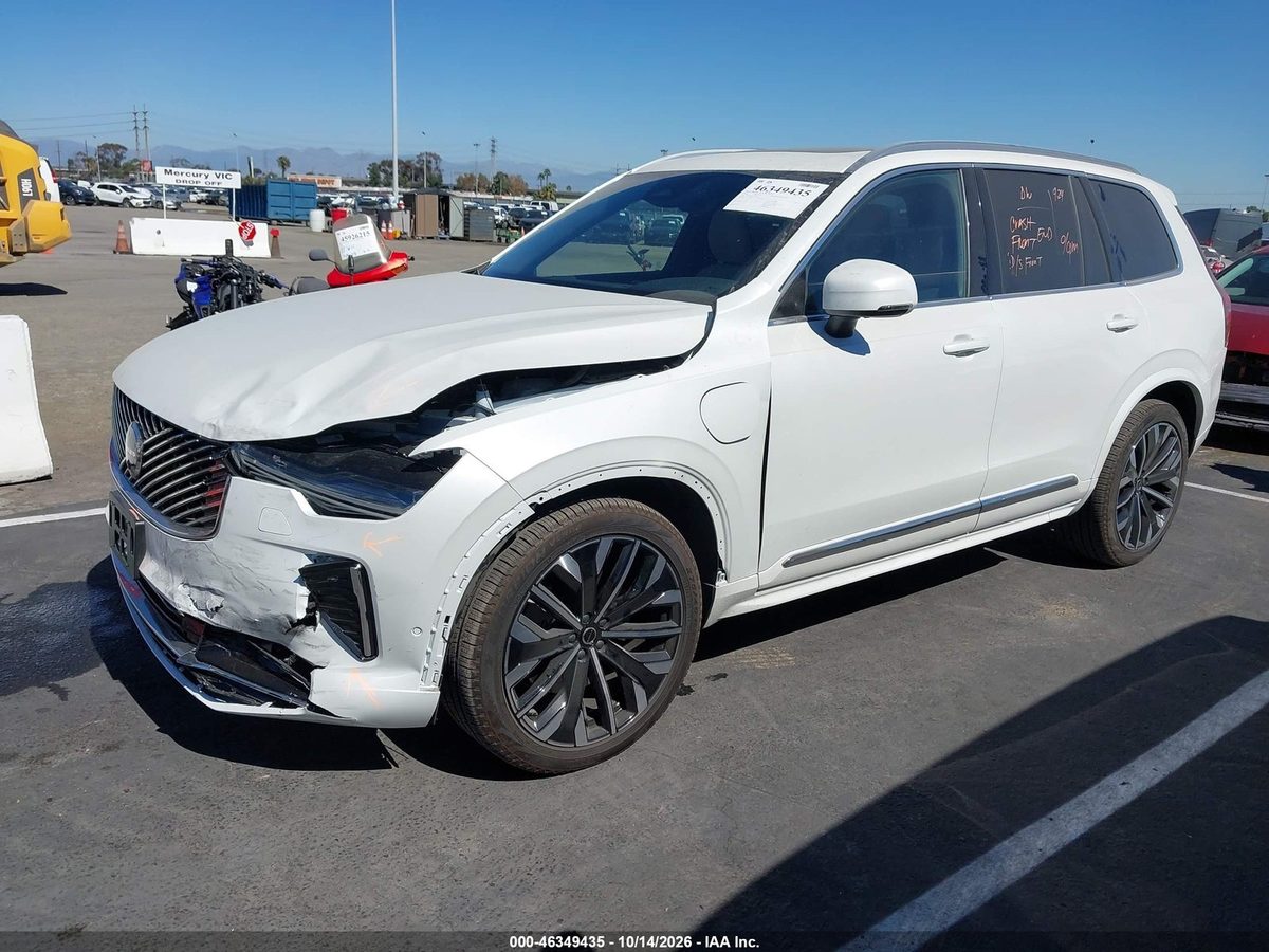 Volvo XC90 PLUG-IN HYBRID 2026 z USA — zdjęcie 2 z 17