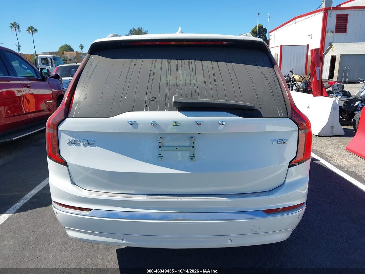 Volvo XC90 PLUG-IN HYBRID 2026 z USA — zdjęcie 16 z 17