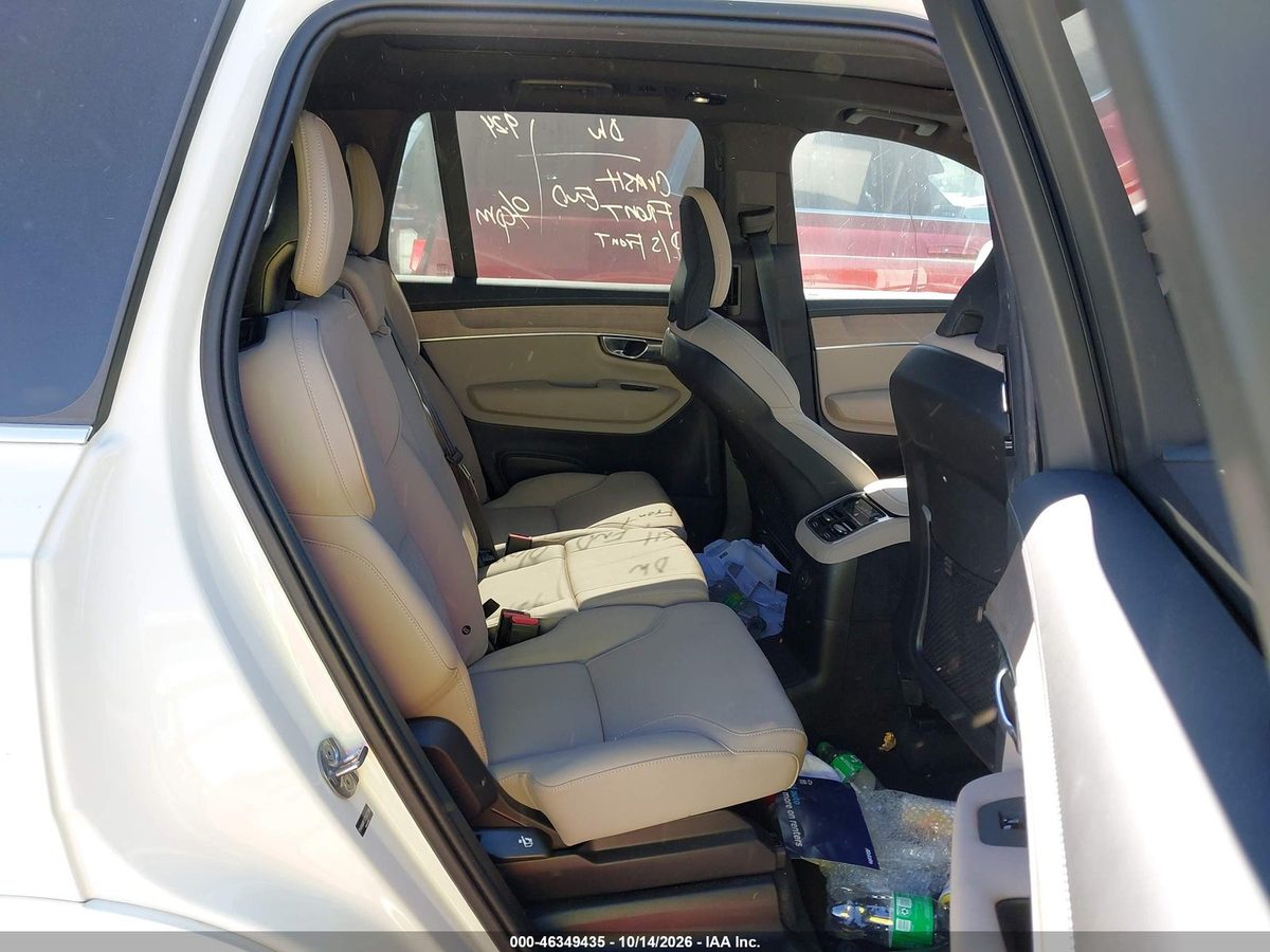 Volvo XC90 PLUG-IN HYBRID 2026 z USA — zdjęcie 8 z 17
