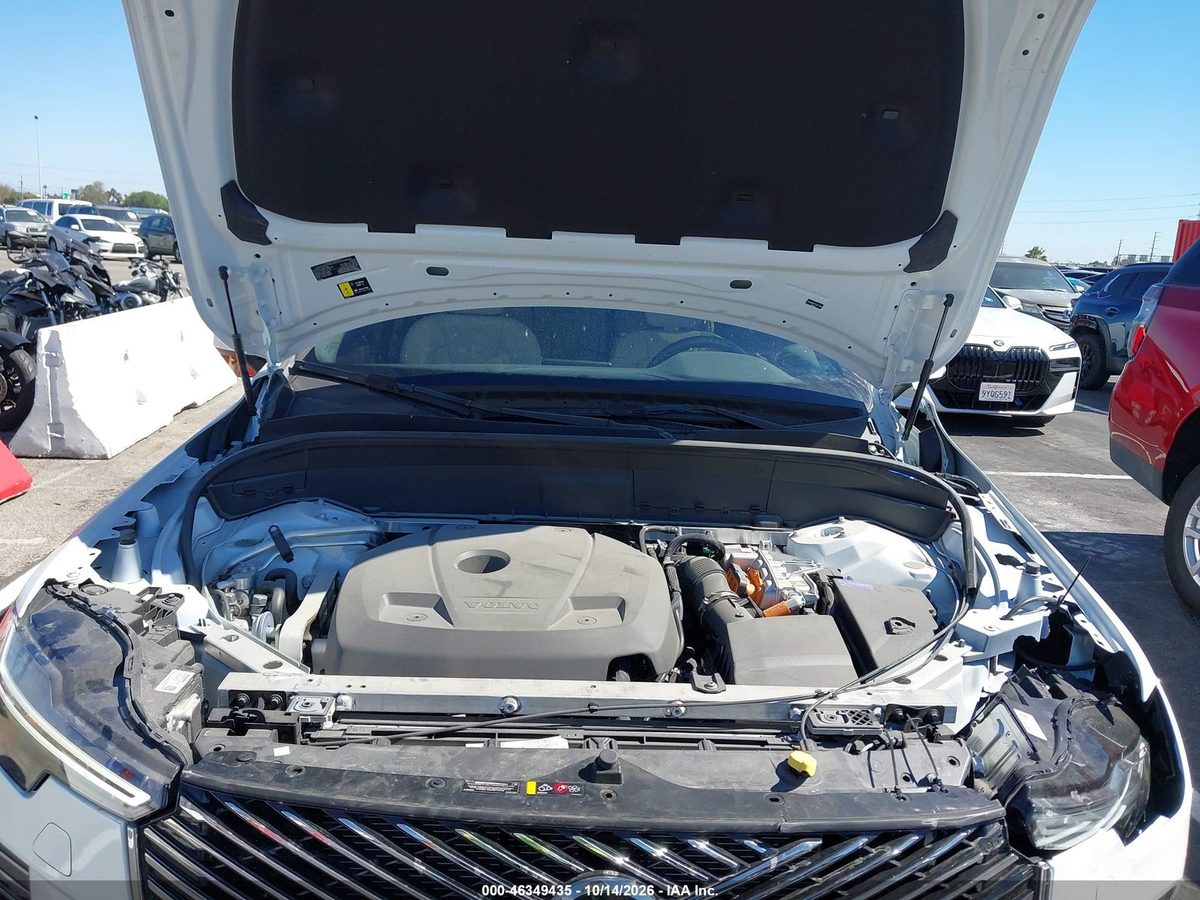 Volvo XC90 PLUG-IN HYBRID 2026 z USA — zdjęcie 10 z 17