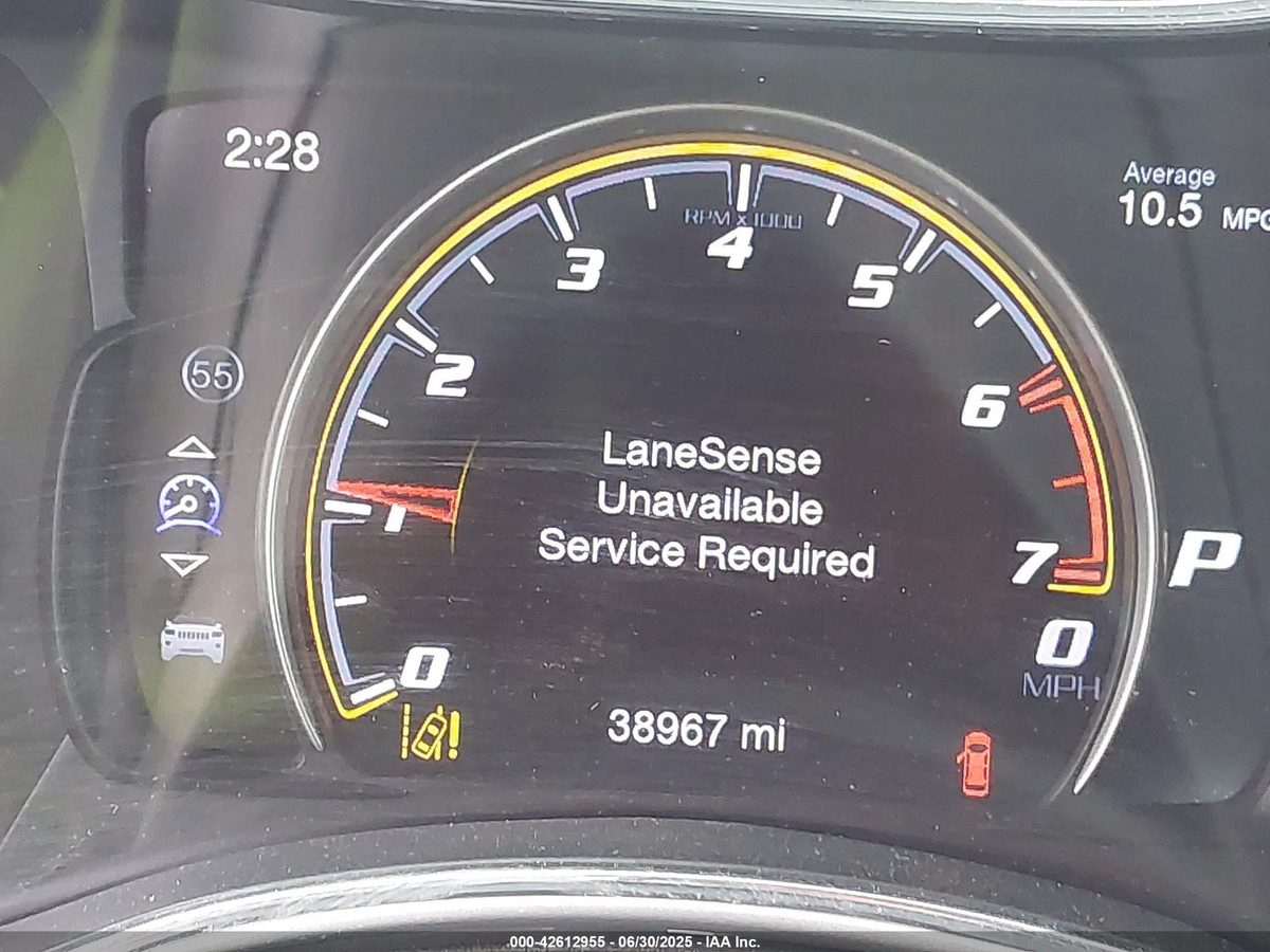 Jeep Grand Cherokee 2019 z USA — zdjęcie 16 z 17