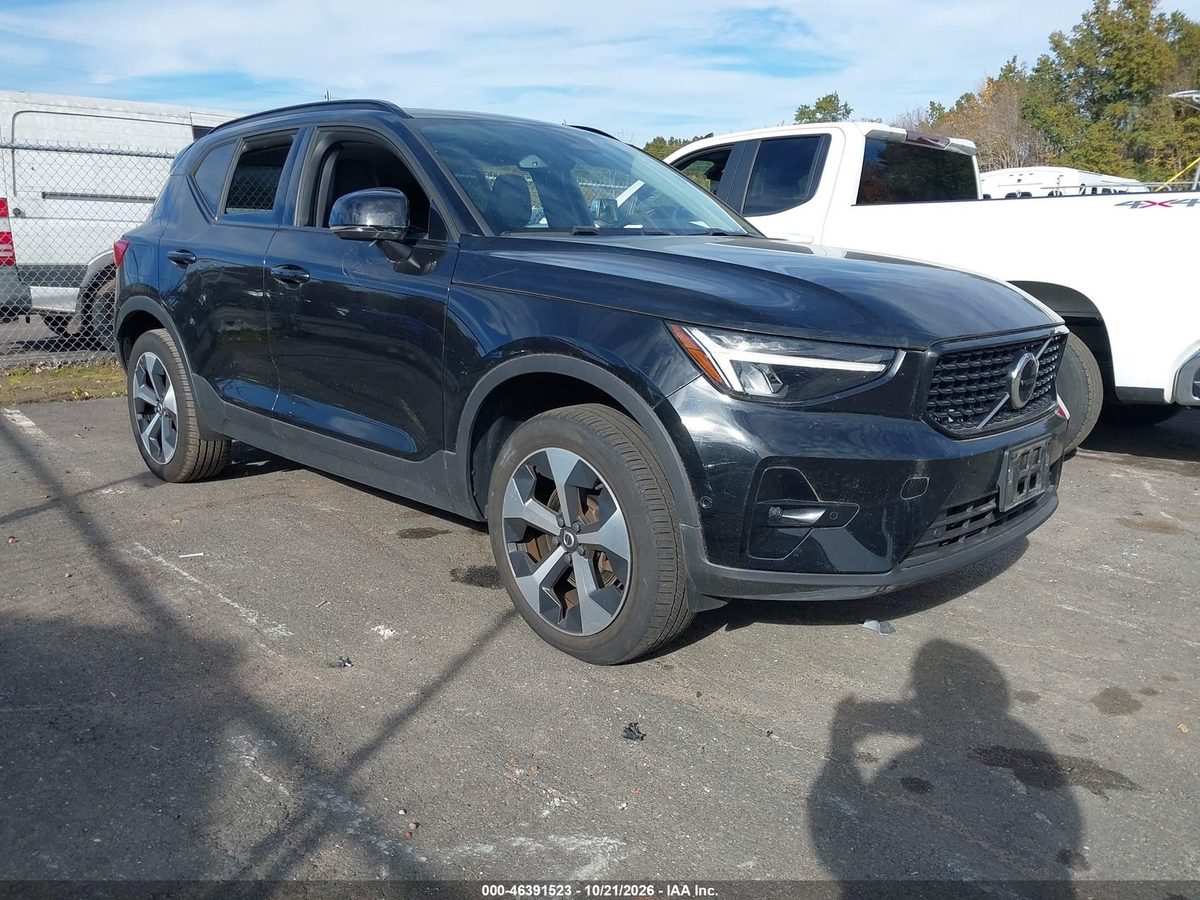 Volvo XC40 2023