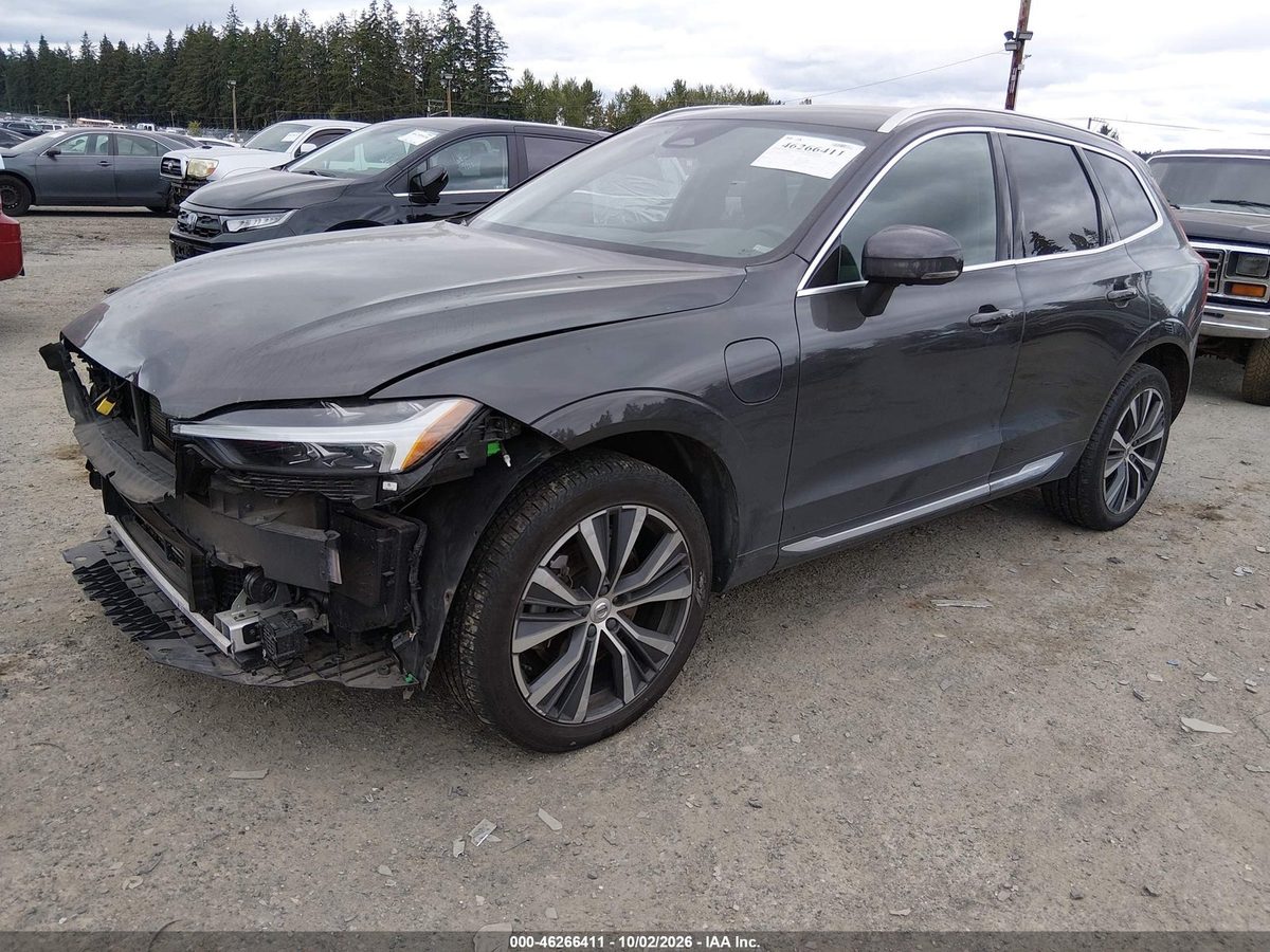 Volvo XC60 RECHARGE PLUG-IN HYBRID 2022 z USA — zdjęcie 2 z 17