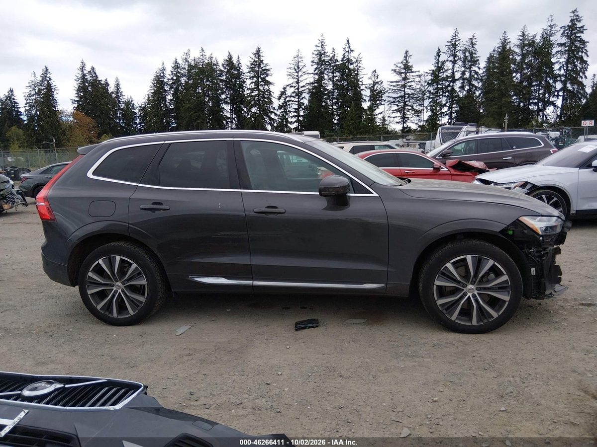 Volvo XC60 RECHARGE PLUG-IN HYBRID 2022 z USA — zdjęcie 14 z 17