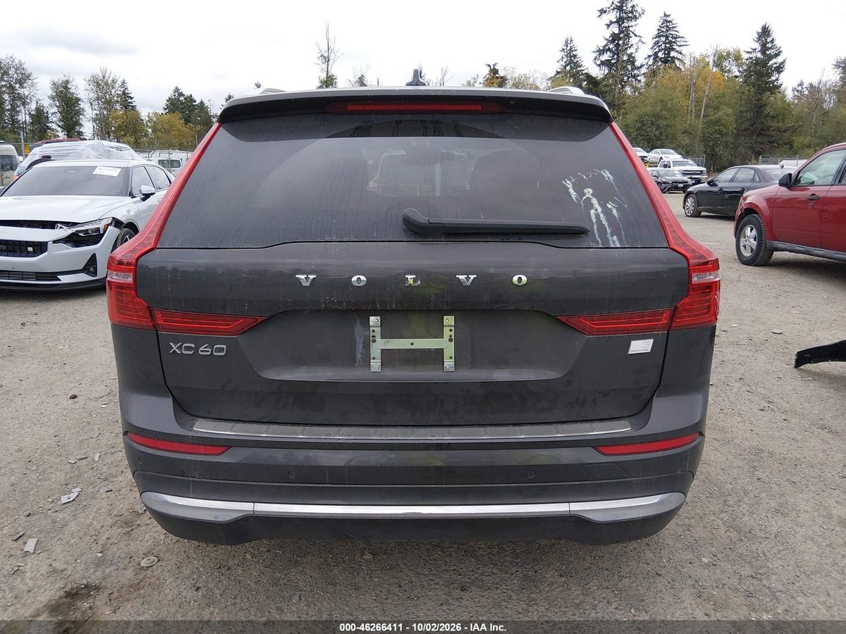 Volvo XC60 RECHARGE PLUG-IN HYBRID 2022 z USA — zdjęcie 17 z 17