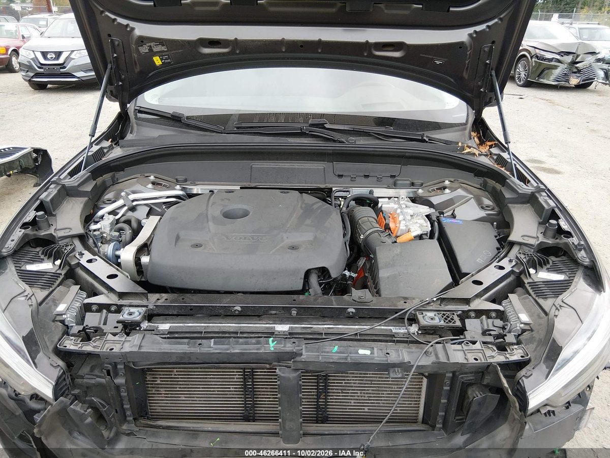 Volvo XC60 RECHARGE PLUG-IN HYBRID 2022 z USA — zdjęcie 10 z 17
