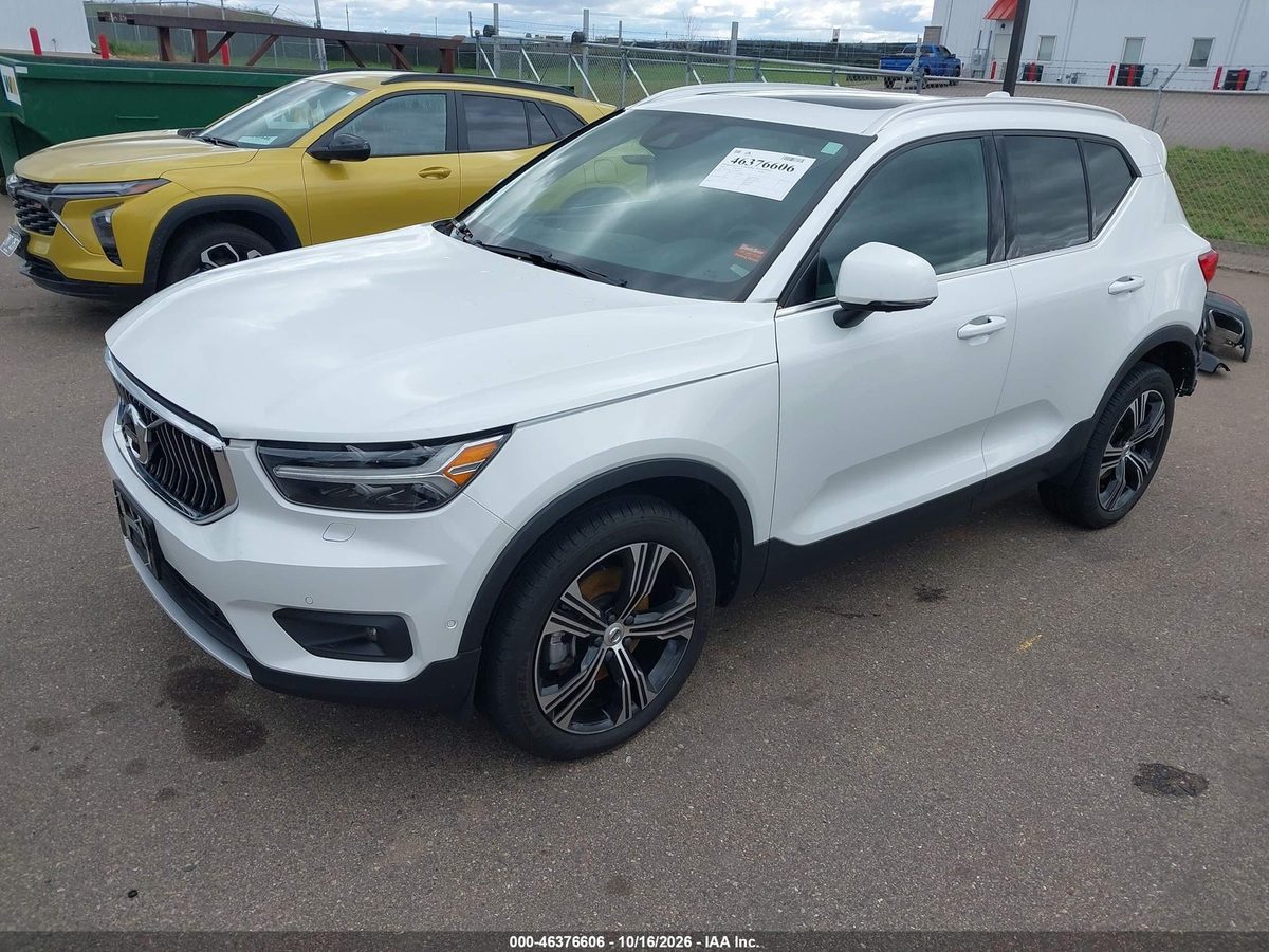 Volvo XC40 2020 z USA — zdjęcie 2 z 18
