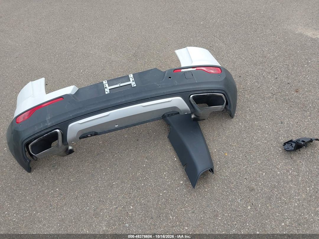 Volvo XC40 2020 z USA — zdjęcie 12 z 18