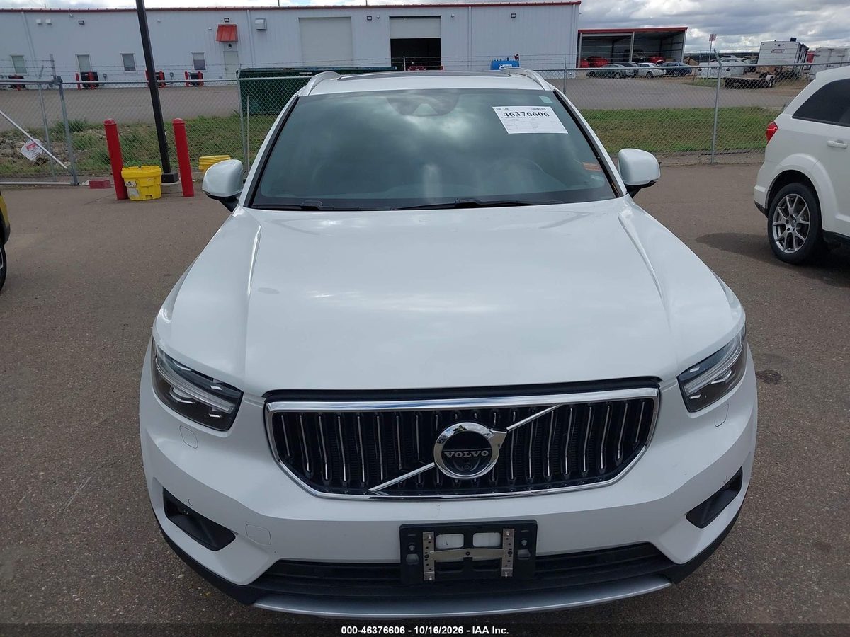 Volvo XC40 2020 z USA — zdjęcie 13 z 18