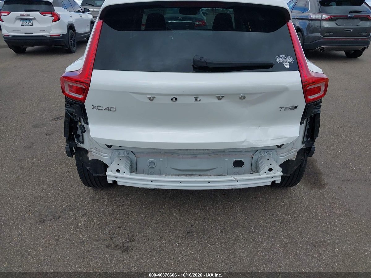 Volvo XC40 2020 z USA — zdjęcie 6 z 18