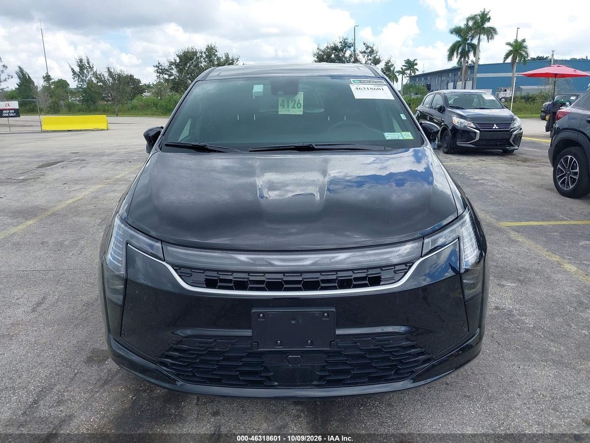Chrysler Pacifica 2026 z USA — zdjęcie 12 z 16