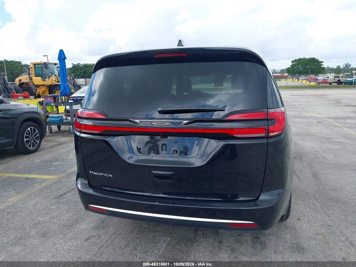Chrysler Pacifica 2026 z USA — zdjęcie 16 z 16