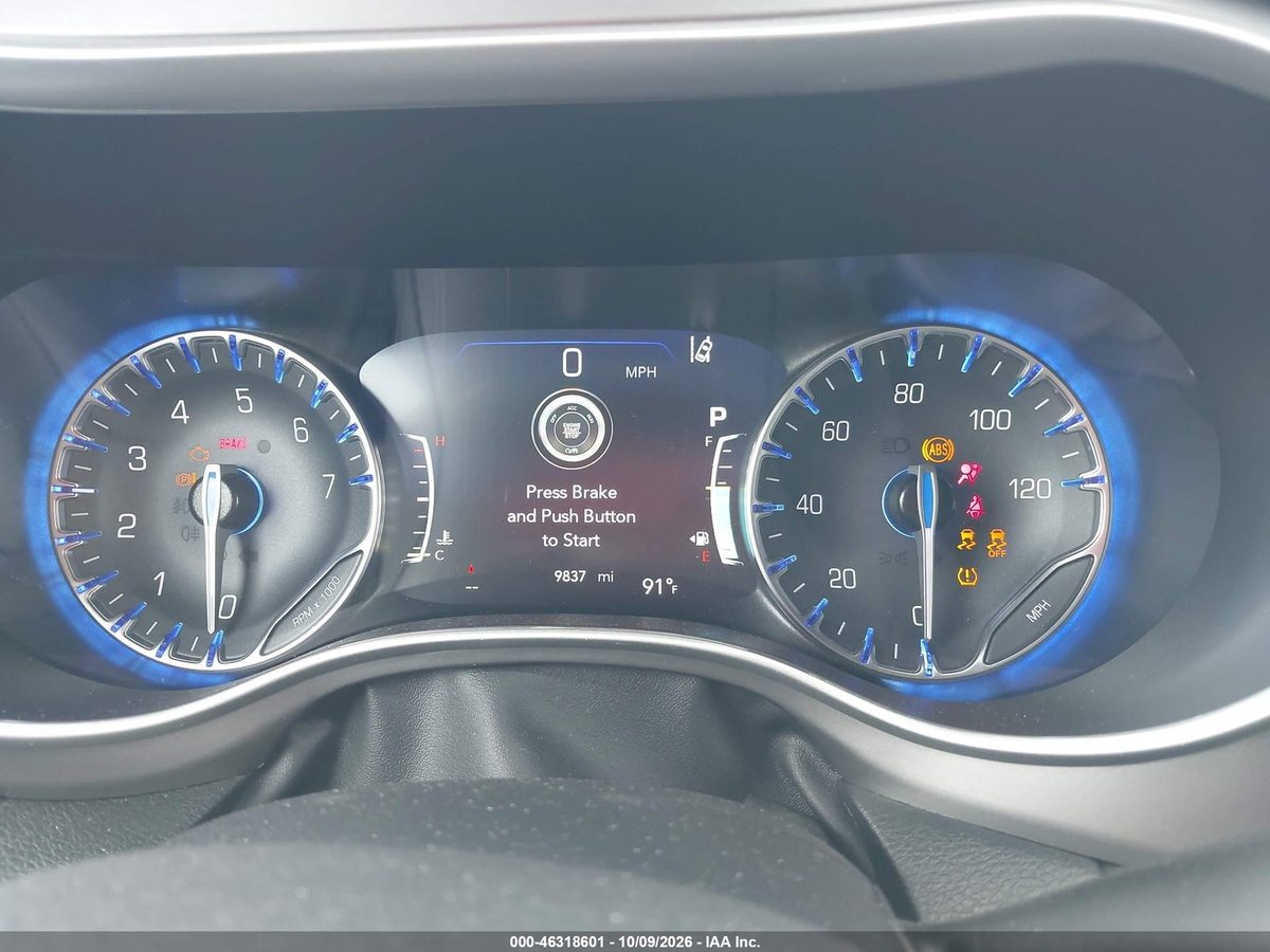 Chrysler Pacifica 2026 z USA — zdjęcie 7 z 16
