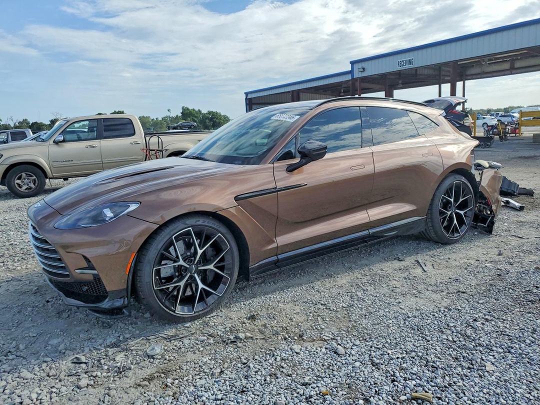 Aston Martin DBX 2026