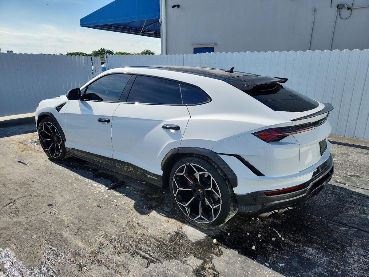 Lamborghini Urus 2024 z USA — zdjęcie 2 z 12