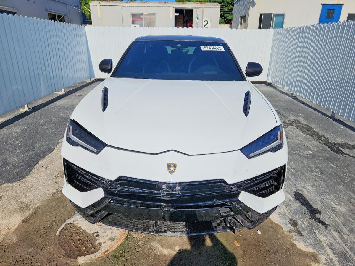 Lamborghini Urus 2024 z USA — zdjęcie 5 z 12