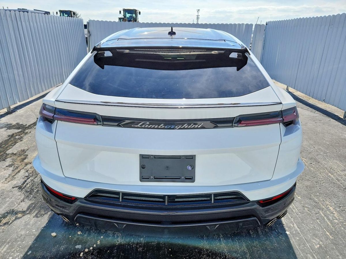 Lamborghini Urus 2024 z USA — zdjęcie 6 z 12