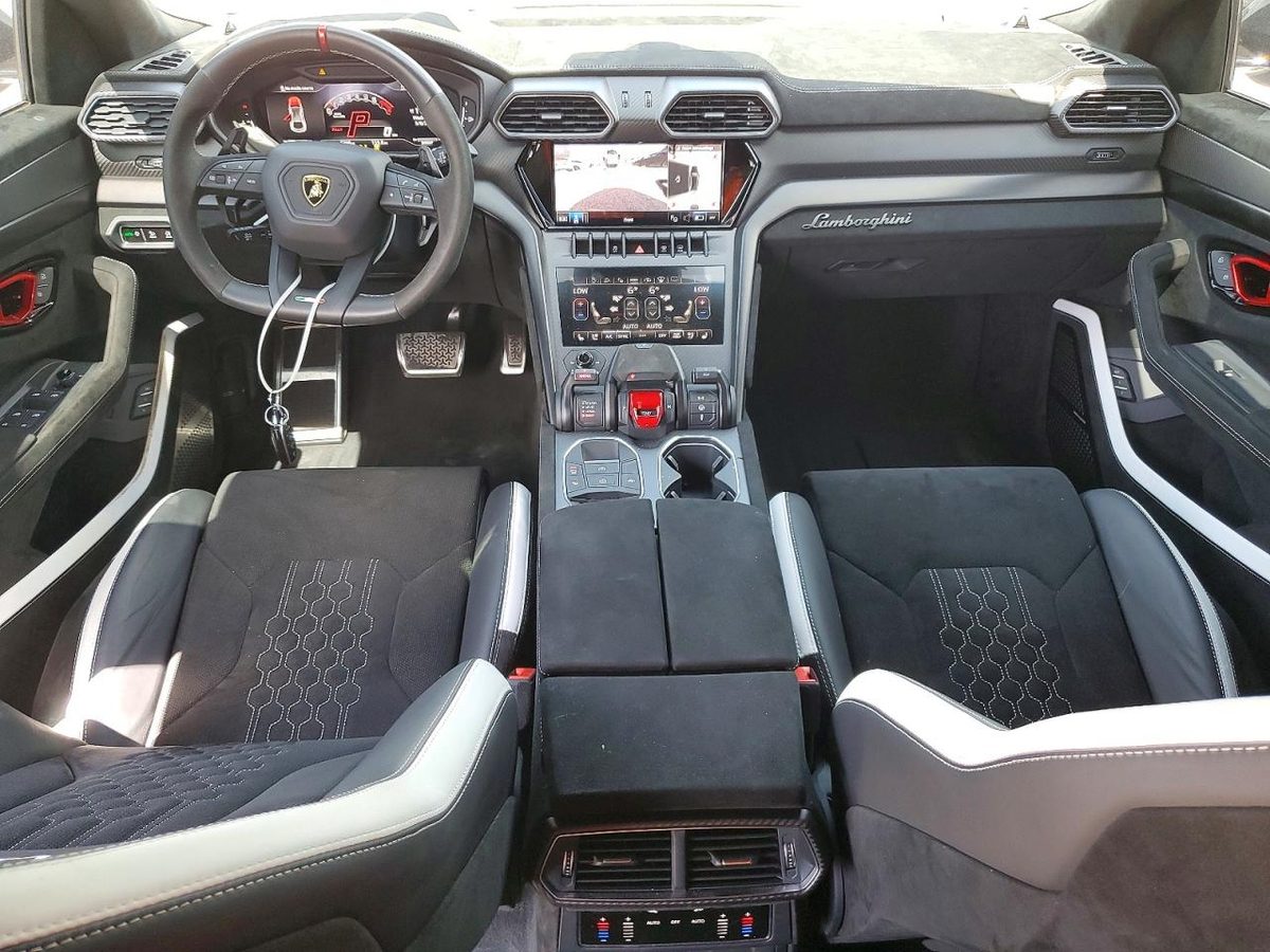Lamborghini Urus 2024 z USA — zdjęcie 8 z 12